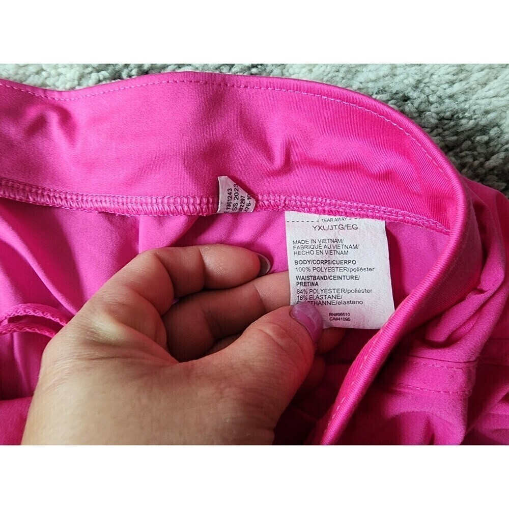 Under armour Shorts Size YXL Pink Active Loose Fit Heat Gear Unlined - Picture 2 of 6
